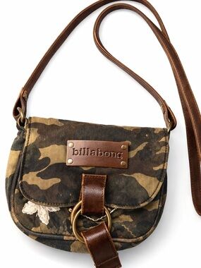 Billabong Camouflage Canvas Crossbody Bag in Green and Brown vintage 90’s